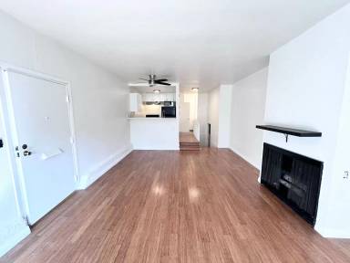 Main picture of 1000 N Doheny Dr