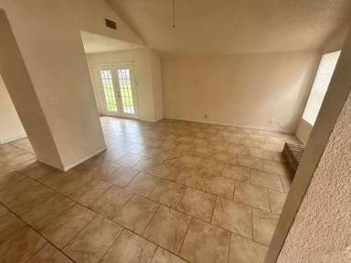 Main picture of 2003 Ruiz Dr