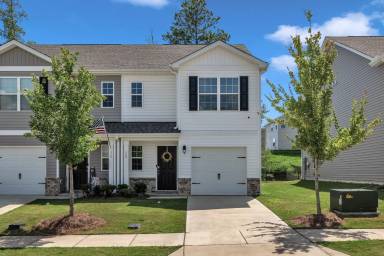 Main picture of 28 March Creek Dr