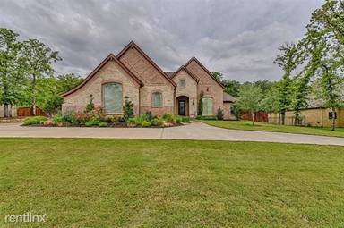 Main picture of 7217 Deer Field Dr
