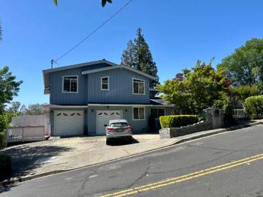 Main picture of 1180 Sierra Vista Way