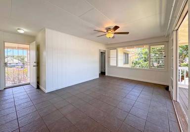 Main picture of 1220 Center St