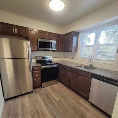 Main picture of 377 W Broad St