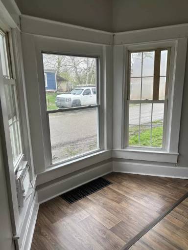 Main picture of 200 W Walnut St