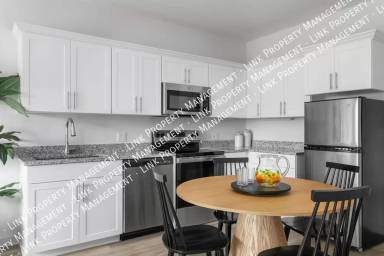 Main picture of 245 W 26th St