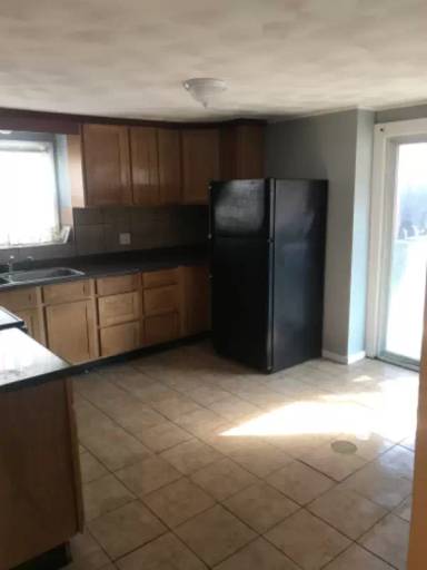 Main picture of 230 Roosevelt St