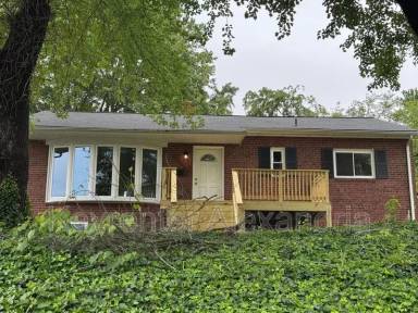 Main picture of 2826 James Dr