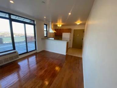 Main picture of 4212 108th St