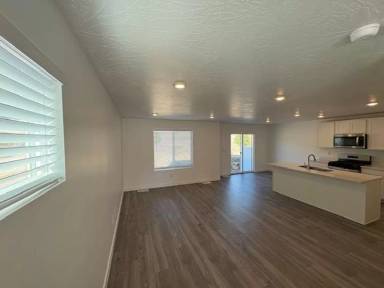 Main picture of 618 S Rockwell Ln