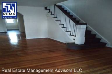 Main picture of 6060 N Beechwood St