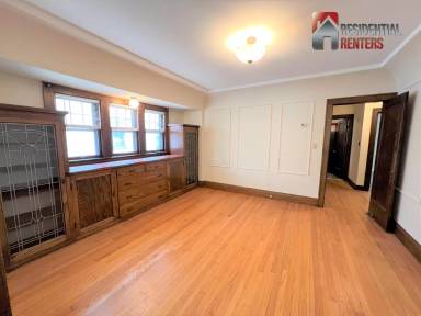Main picture of 3949 N Downer Ave