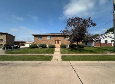 Main picture of 1102 8th Street Ct