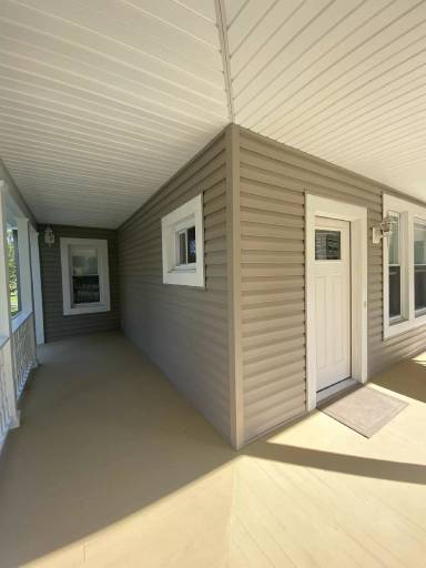 Main picture of 17 Maple Ave
