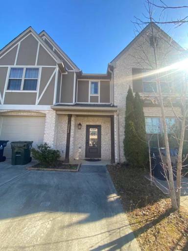 Main picture of 2033 Stephanie Ct