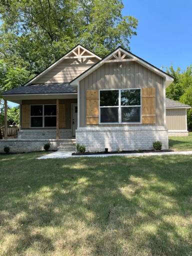 Main picture of 423 N 12th St