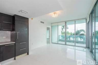 Main picture of 900 Biscayne Bay Condos