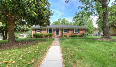 Main picture of 4901 Crestmont Dr