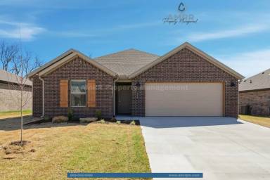 Main picture of 400 Cattleman Ln