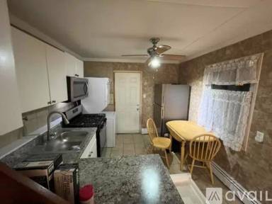 Main picture of 68 Seymour Ave