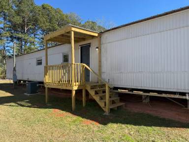 Main picture of 80 Redwood Ln