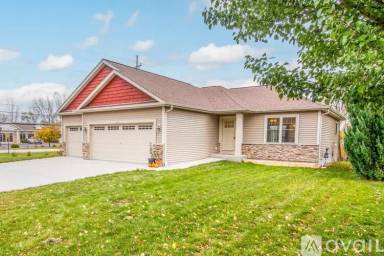 Main picture of 501 Cobblestone Way
