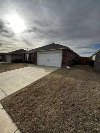 Main picture of 7713 Leichter Ave