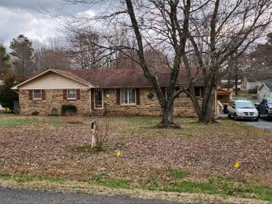 Main picture of 180 West Dr