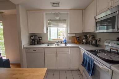 Main picture of 655 Concord Ave