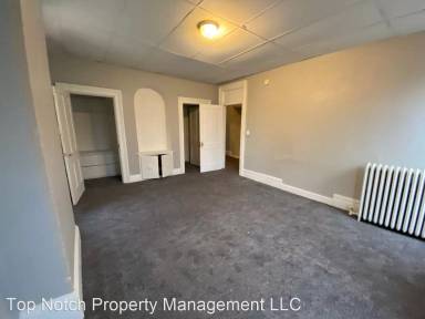 Main picture of 427 1/2 E 14th St