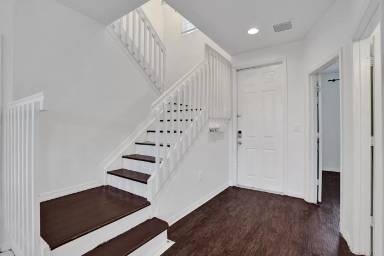 Main picture of 1957 SW 60th Ave