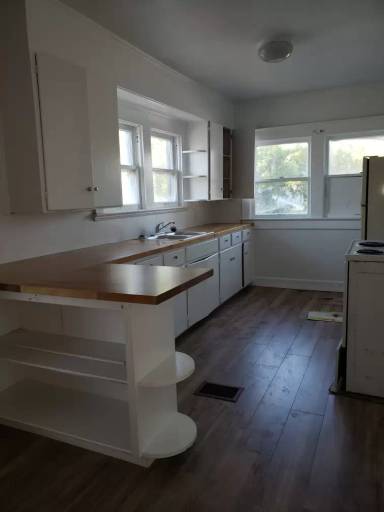 Main picture of 620 5th Ave W