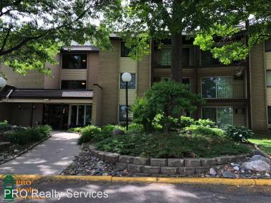 Main picture of Rosewood Village Condominiums
