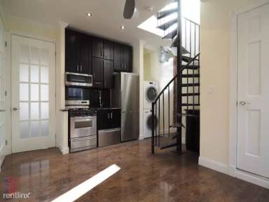 Main picture of 314 E 106th St