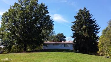 Main picture of 104 Fryes Ln