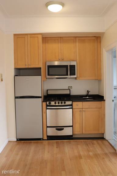 Main picture of 117 W 13th St