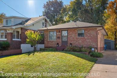 Main picture of 8904 Forest Ave