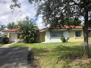 Main picture of 10520 SW 77th Ct