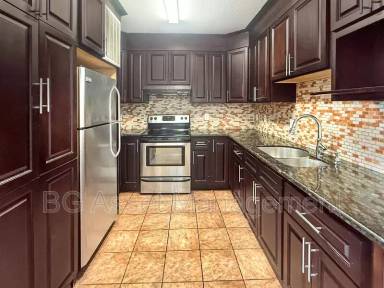 Main picture of 1459 MacArthur Blvd