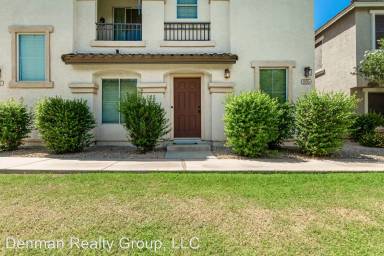 Main picture of 905 W Wendy Way