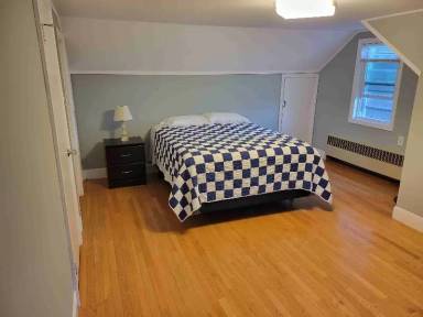 Main picture of 37 Grover St