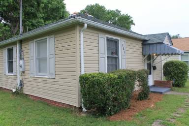 Main picture of 713 Downing St