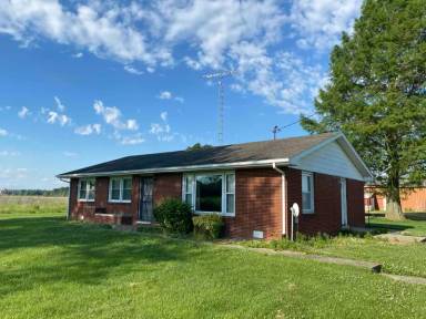 Main picture of 3583 N County Road 225 W