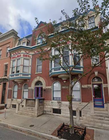 Main picture of 30 E Franklin St