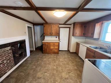 Main picture of 33B S Main St