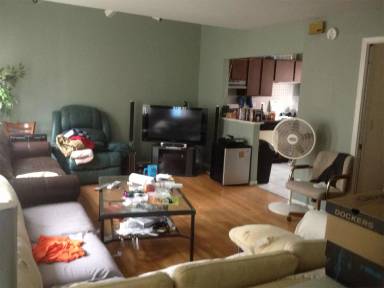 Main picture of 1039 W Wolfram St