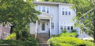 Main picture of 124 Columbia St
