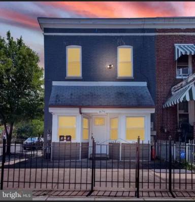 Main picture of 1679 Montello Ave NE