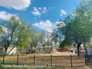 Main picture of 2701 E Willetta St