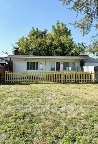 Main picture of 2241 W Laskey Rd