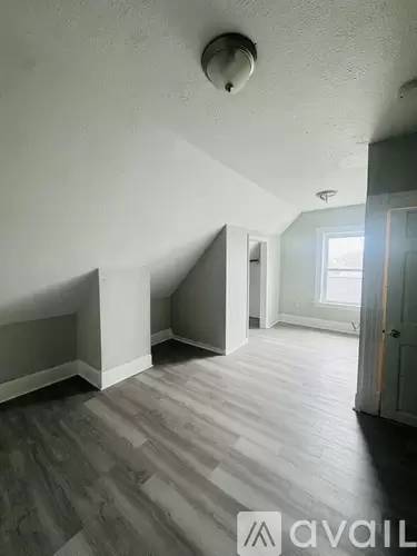 Main picture of 738 Central St